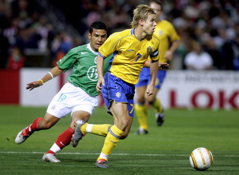 Niclas Alexandersson, Sverige med Jaine Lozano, Mexico i