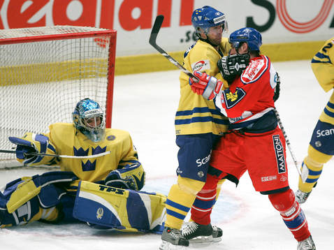 Henrik Lundqvist (målvakt) och Thomas Rhodin, Sverige
