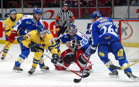 Jonathan Hedström, Sverige och Pasi Nurminen, målvakt,