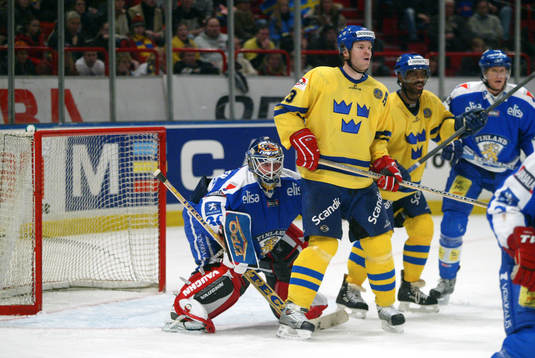 Pasi Nurminen, målvakt, Finland och Fredrik Modin och