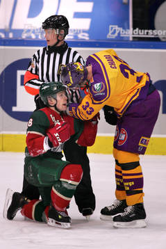 Zdeno Chara, Färjestad gav sig på Martin Plüss, Frölunda
