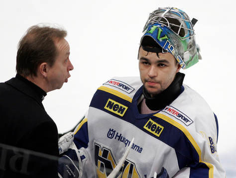 Per Mårts, tränare och Stefan Liv, målvakt, HV71