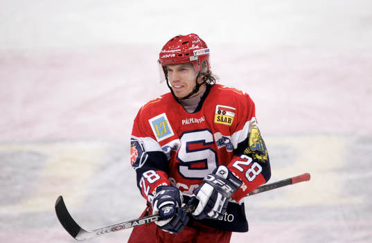Mikael Samuelsson, Södertälje, jublar