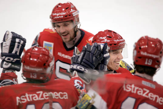 Mikael Samuelsson, Södertälje, jublar