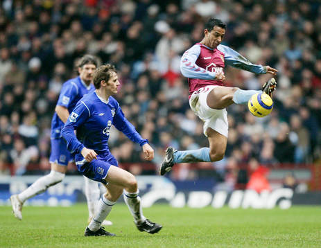 Kevin Kilbane, Everton mot Nolberto Solano, Aston Villa