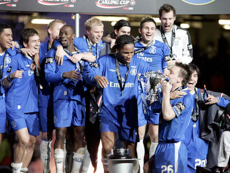Chelseas lagkapten John Terry och Didier Drogba jublar med