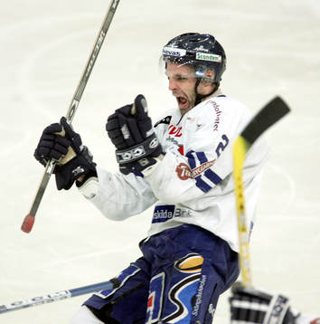 Andreas Pihl, (jubel)