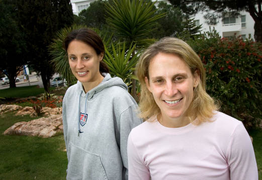 Kristne Lilly och Kate Markgraf, två amerikanska spelare