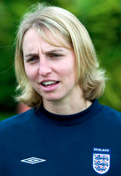 Faye Wihite, lagkapten, England