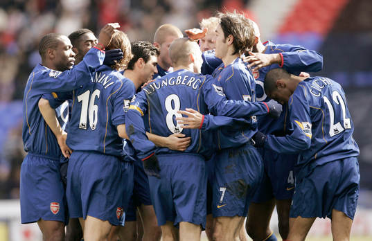 Fredrik Ljungberg jubel med hela Arsenal
