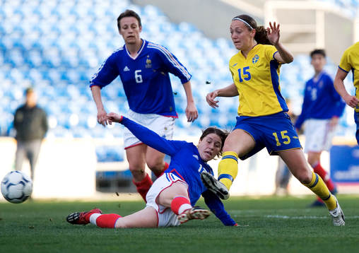 Therese Sjögran, Sverige och Camille Abily, Frankrike