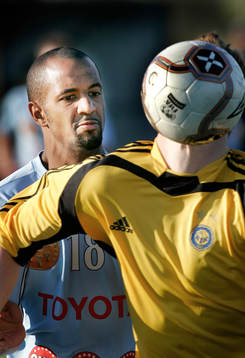Fotboll, Träningsläger, Gefle - HJK Helsinki.  Antou