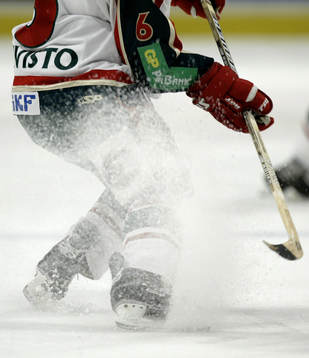 klubba, skridsko, snö, is, moln, snösprut. Genre