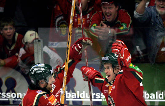Magnus Kahnberg, Frölunda grattas av Joel Lundqvist