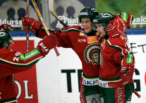 Magnus Kahnberg, Frölunda grattas av Joel Lundqvist och