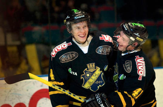 Anders Back och Stefan Gråhns, AIK, jubel