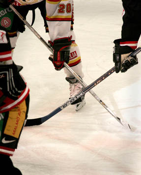 Ishockey. Elitserien. Malmö - Brynäs, tekning, klubbor,