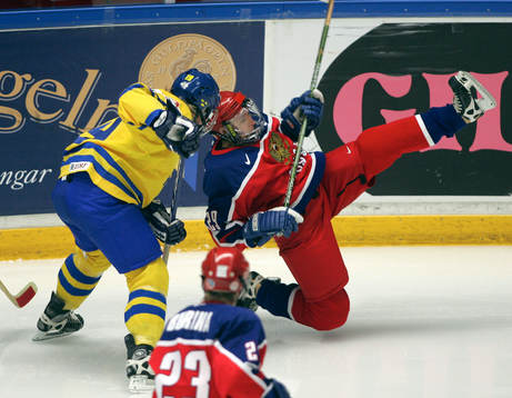 Emmelie Okono, Sverige och Zhanna Shchelchkova, Rysland