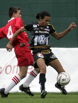Marta håller undan för