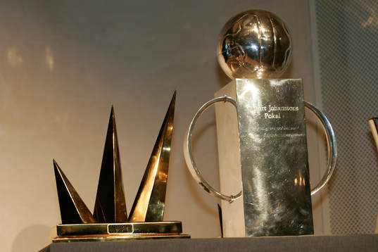 Royal League - bucklan och Lennart Johanssons pokal