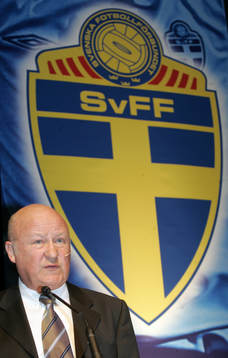 Fotboll,  Avspark 2005, upptakt