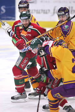 Frölunda klämmer sig igenom Färjestads försvar