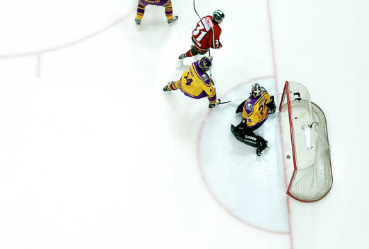 Daniel Alfredsson, Frölunda gör 1-0