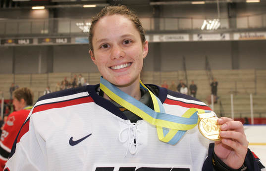Matchjälten Chanda Gunn, målvakt, USA