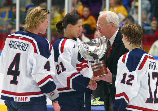 Ishockey, dam, VM,  USA får segerpokalen, jubel