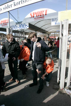 Visitering vid entrén. Kroppsvisitering