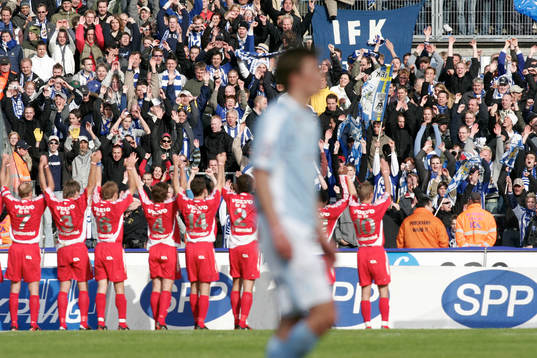 Glada suportrar hyllar Göteborg
