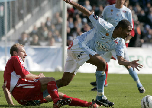 Håkan Mild stoppar Afonso Alves