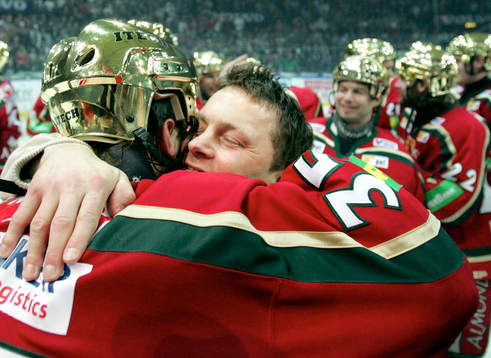 SM-GULD!! Henrik Lundqvist och Stephan Lundh kramas