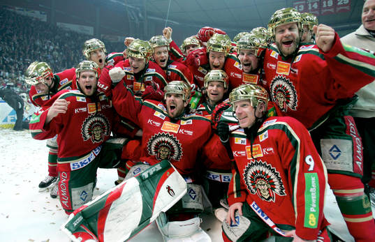 SM-GULD!! Frölunda spelare jublar