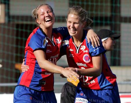 Louise Östman och Emma Herbring, Örebro, jubel