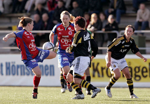 Lena Persson och Therese Sandström, AIK och ?, KIF Örebro