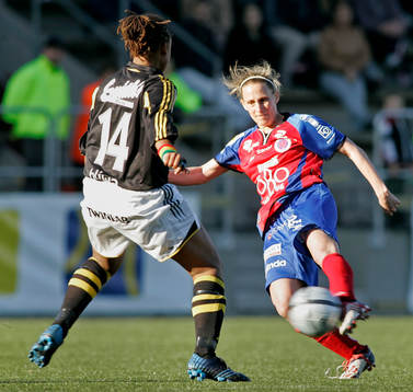 Kristine Lilly, KIF Örebro och Yolanda Odenyo, AIK
