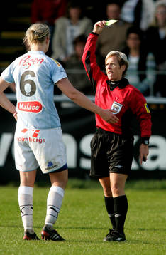 Asthildur Helgadottir, Malmö blir varnad av Lena Arwedahl,
