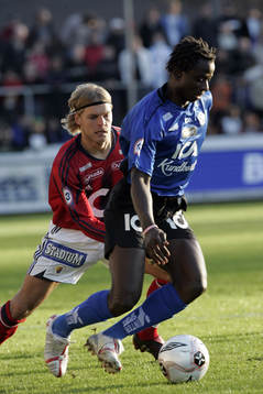 Mamado Bah, Halmstad håller undan för Johan Arneng,