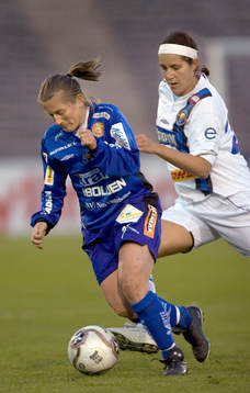 Tiffeny Milbrett, Sunnanå och Therese Brogårde,