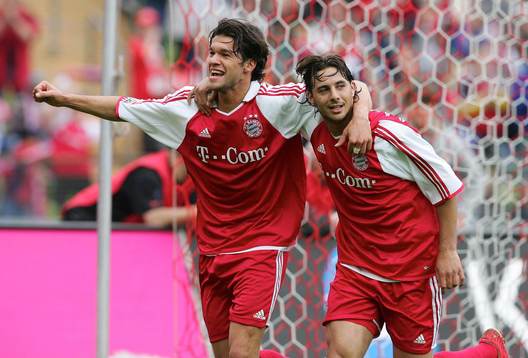 Michael Ballack och Claudio Pizarro Bayern (Jubel)