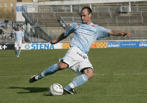 3-0, Thomas Olsson rycker loss och skjuter mål i