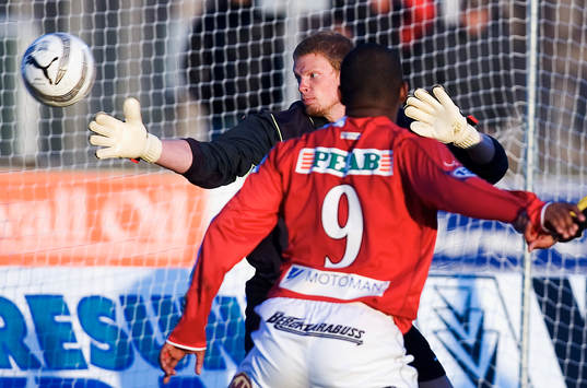 Christoffer Källqvist, Häcken (Målvakt) släpper in