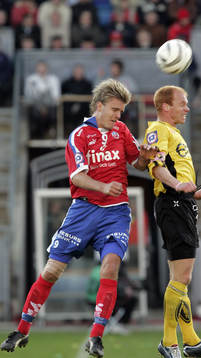 Andreas Dahl nickduellerar med Magnus Samuelsson
