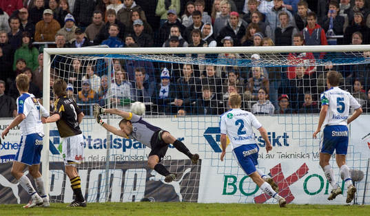 Abderahman Kabous, Norrköping gör 1-0 bakom Daniel