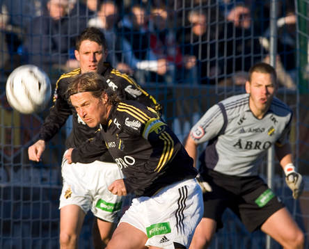 Daniel Tjernström och Daniel Örlund, målvakt, AIK