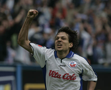 2-0, Jari Litmanen, som blir så här glad