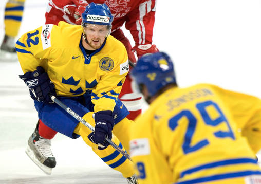 Daniel Sedin gör Sveriges första mål