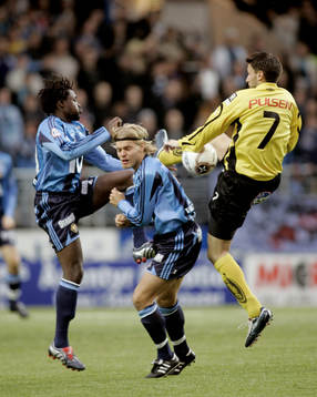 Jari Ilola och Ibrahim Ba, Johan Arneng