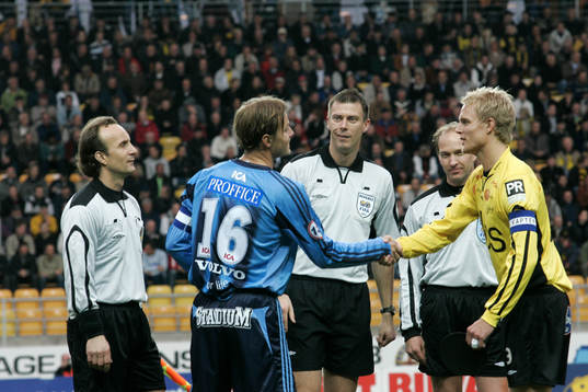 Daniel Stålhammar, domare. Handslag